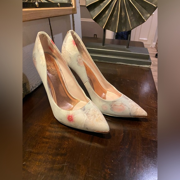 Ted Baker Women s KAWAAP Pump Grey Chelsea size 39 = 8.5 - Picture 2 of 10